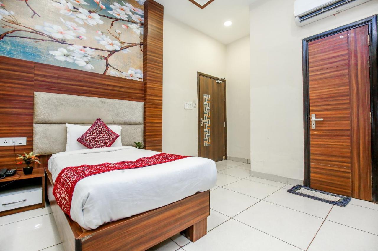 Hotel Karan Residency - 5 Min Walk From Golden Temple Amritsar Ngoại thất bức ảnh