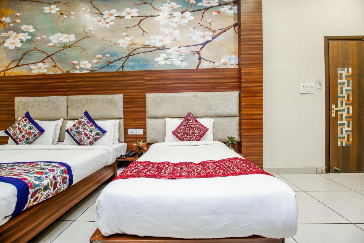 Hotel Karan Residency - 5 Min Walk From Golden Temple Amritsar Ngoại thất bức ảnh