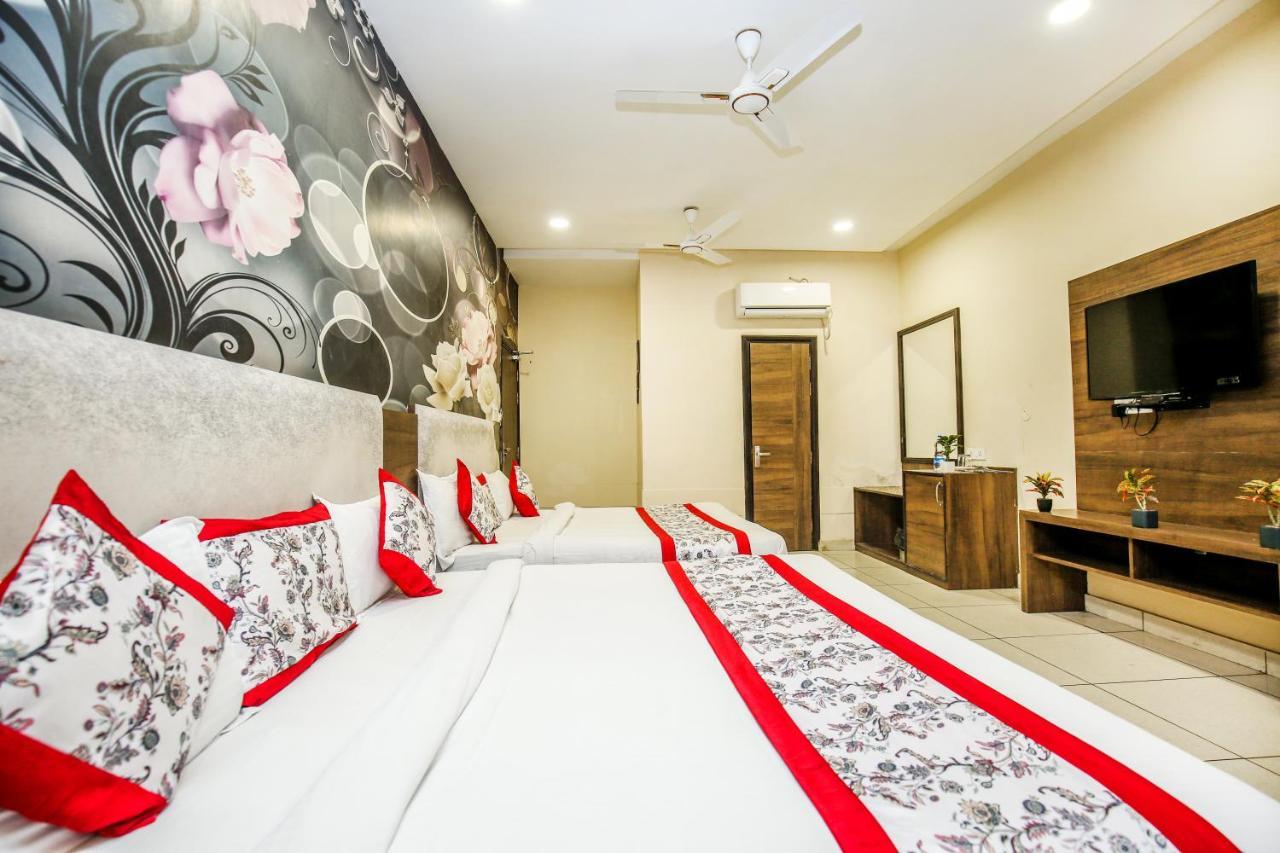Hotel Karan Residency - 5 Min Walk From Golden Temple Amritsar Ngoại thất bức ảnh